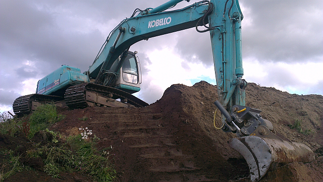 roomikekskavaator.kobelco.sk210.nlc.e6.jpg